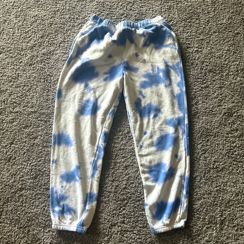 white fable sweatpants